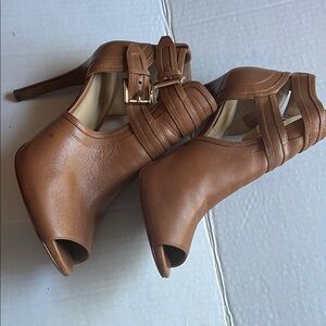 Michael Kors Elegant Brown Peep-Toe Heels - EUC